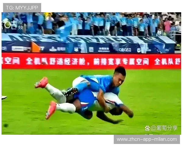 中超沧州队防守轮转训练更紧凑,展现防守硬气新实力 中超沧州队防守轮转训练更紧凑,展现防守硬气新实力