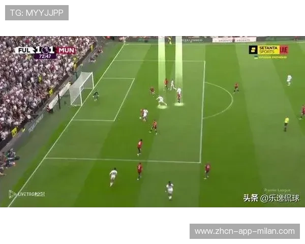 曼联边路二过一配合流畅，布鲁诺打远角未能命中目标