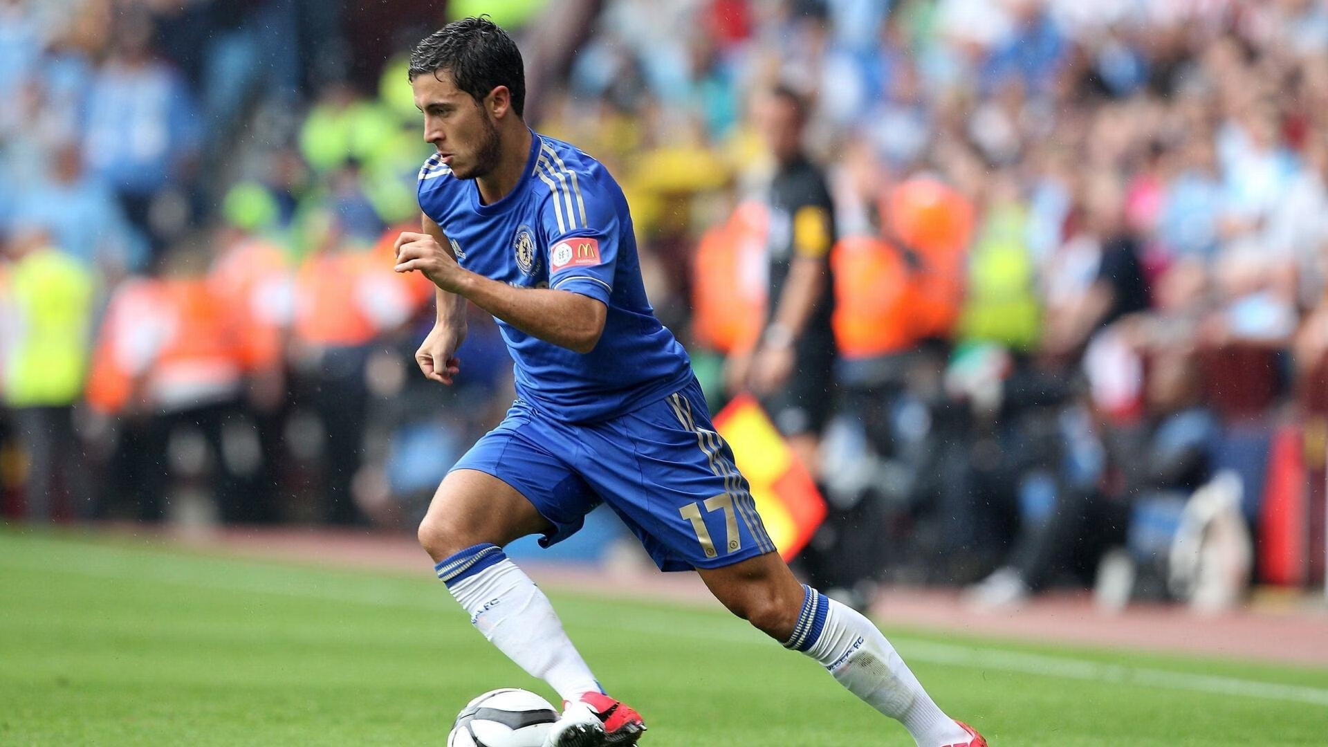 体育品牌借势赛事开展联名推广提升文化传播力，体育品牌宣传语